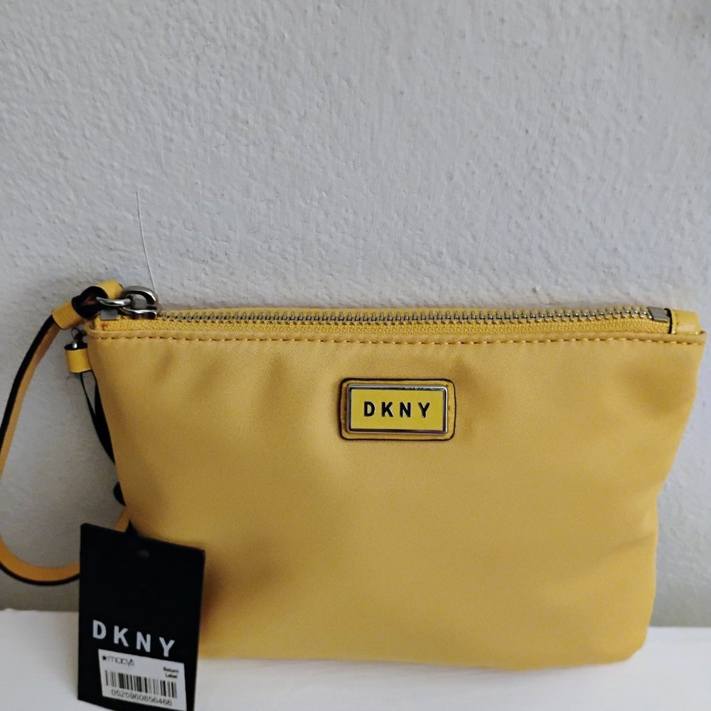Wristlet bag